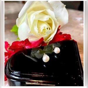 🌹Elegant Pearl Stud Earrings🌹4mm